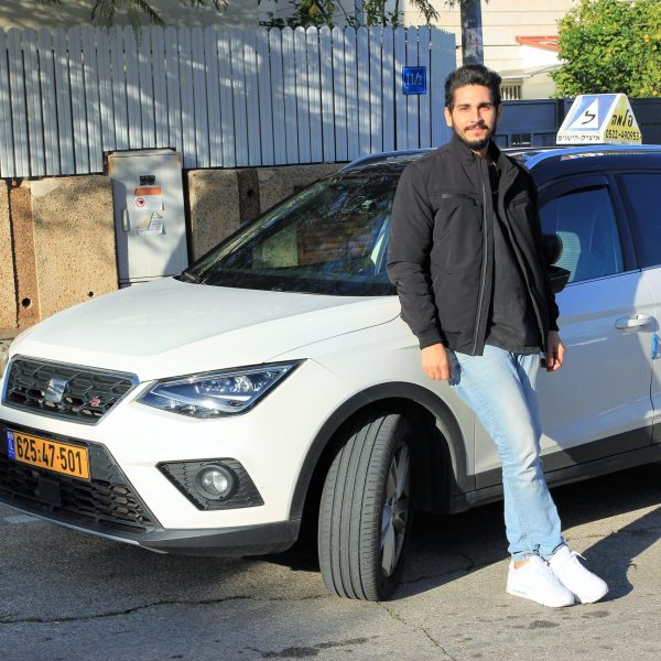 מורה נהיגה בפתח תקווה